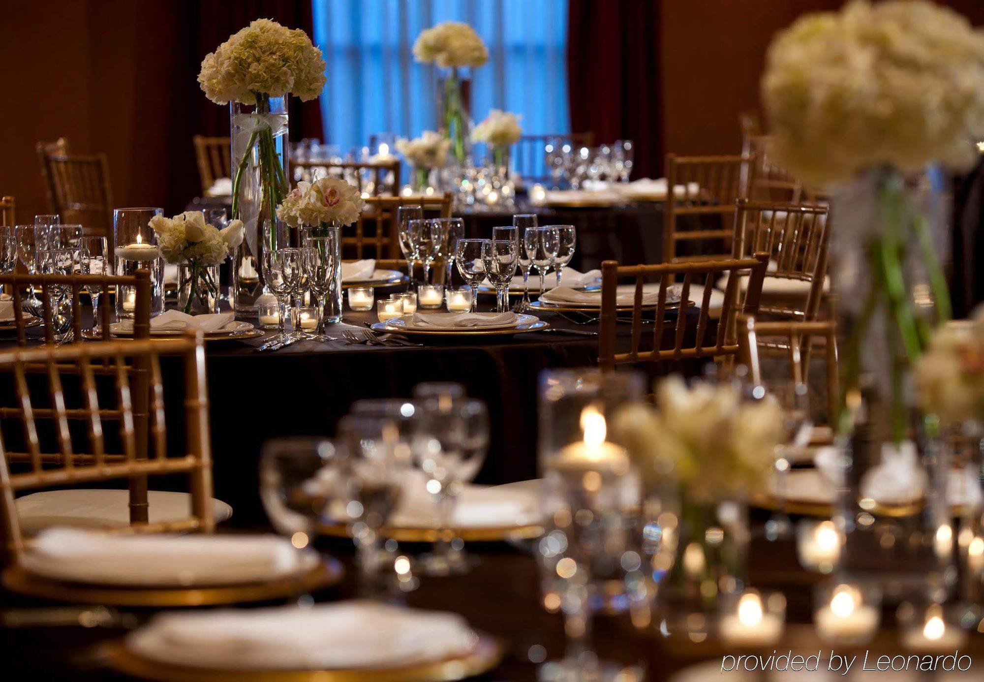 Renaissance Tulsa Hotel & Convention Center Restoran gambar